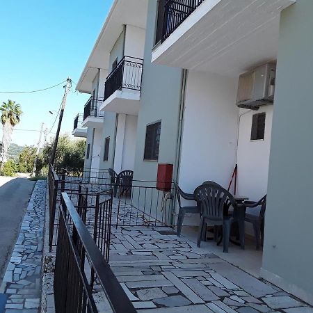 Athanasios Tsoumas Apartments Кастросикия Екстериор снимка