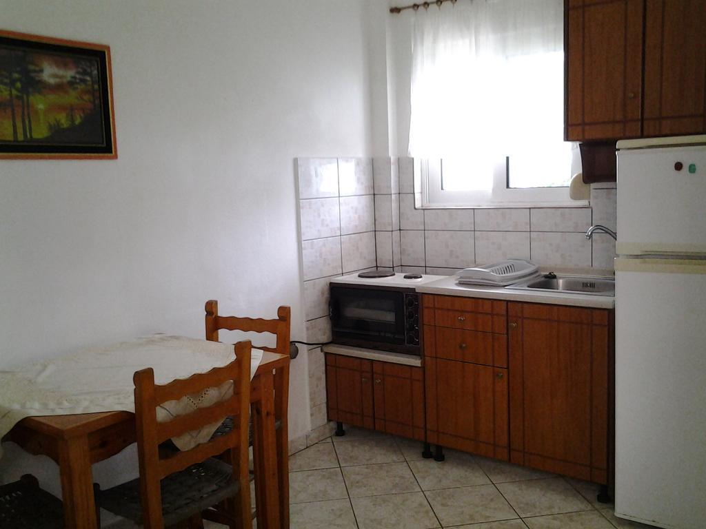 Athanasios Tsoumas Apartments Кастросикия Екстериор снимка