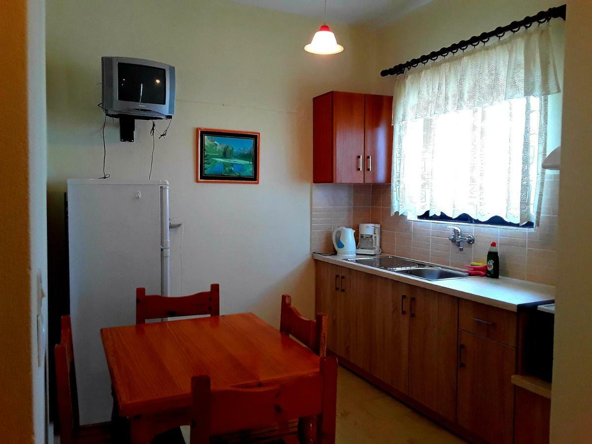 Athanasios Tsoumas Apartments Кастросикия Екстериор снимка