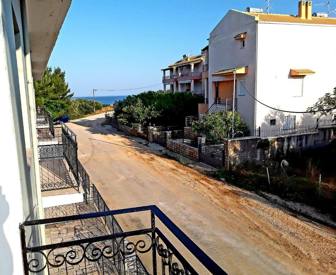 Athanasios Tsoumas Apartments Кастросикия Екстериор снимка