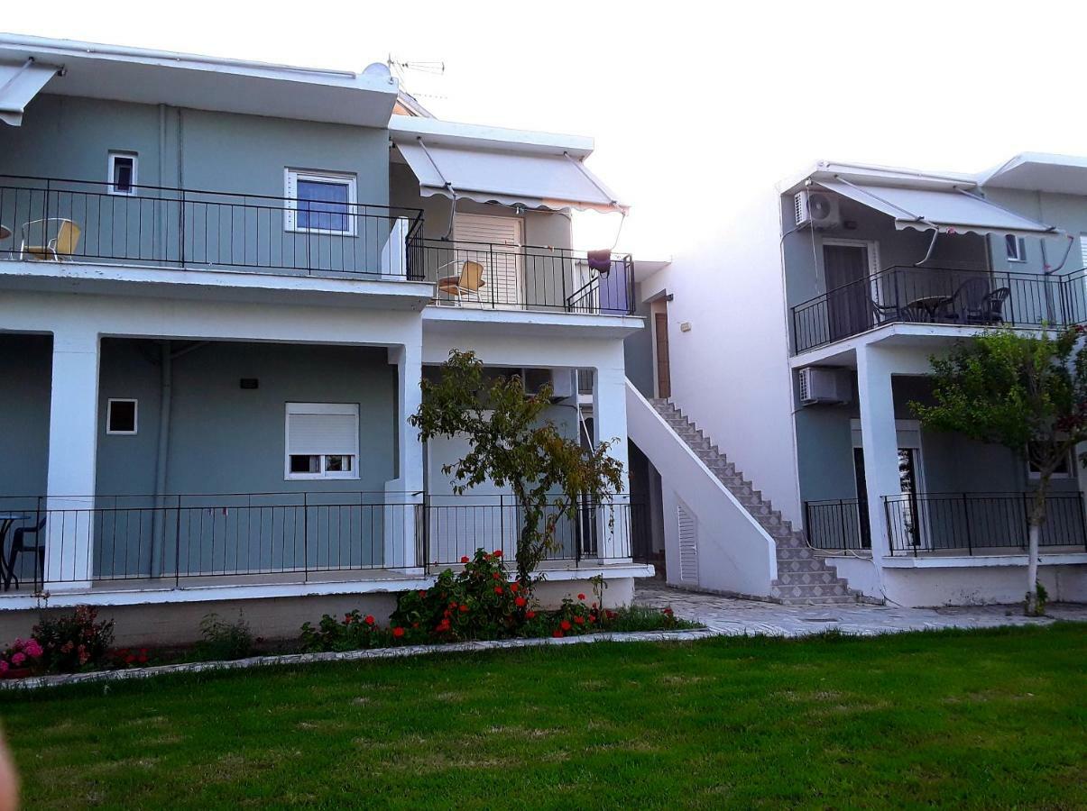 Athanasios Tsoumas Apartments Кастросикия Екстериор снимка