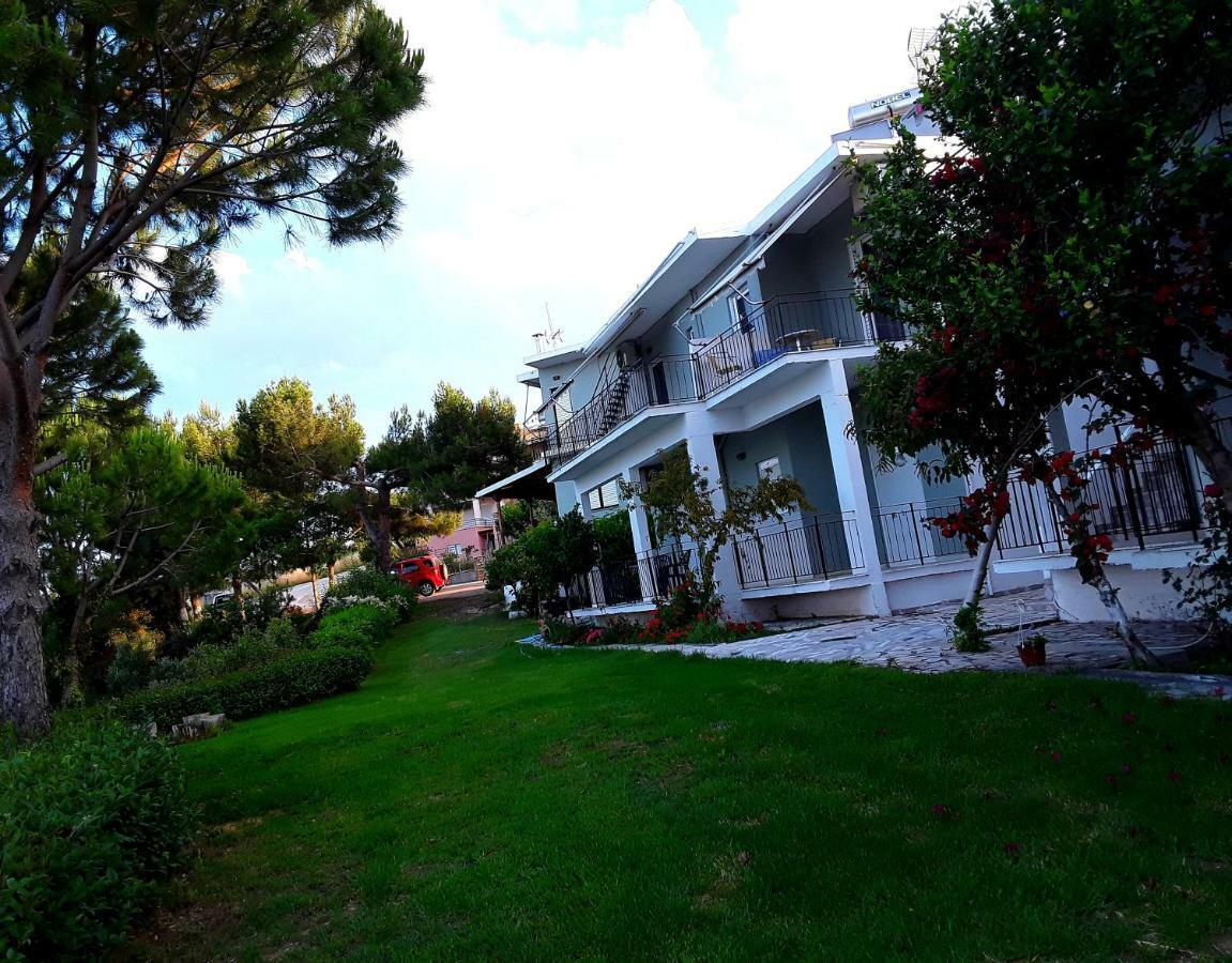Athanasios Tsoumas Apartments Кастросикия Екстериор снимка